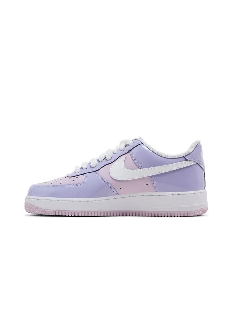 Кроссовки Nike Air Force 1 '07 LV8 'Hydrangeas Patent' — изображение 4 из 9, белый