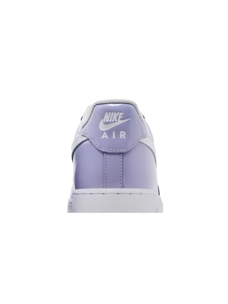 Кроссовки Nike Air Force 1 '07 LV8 'Hydrangeas Patent' — изображение 8 из 9, белый