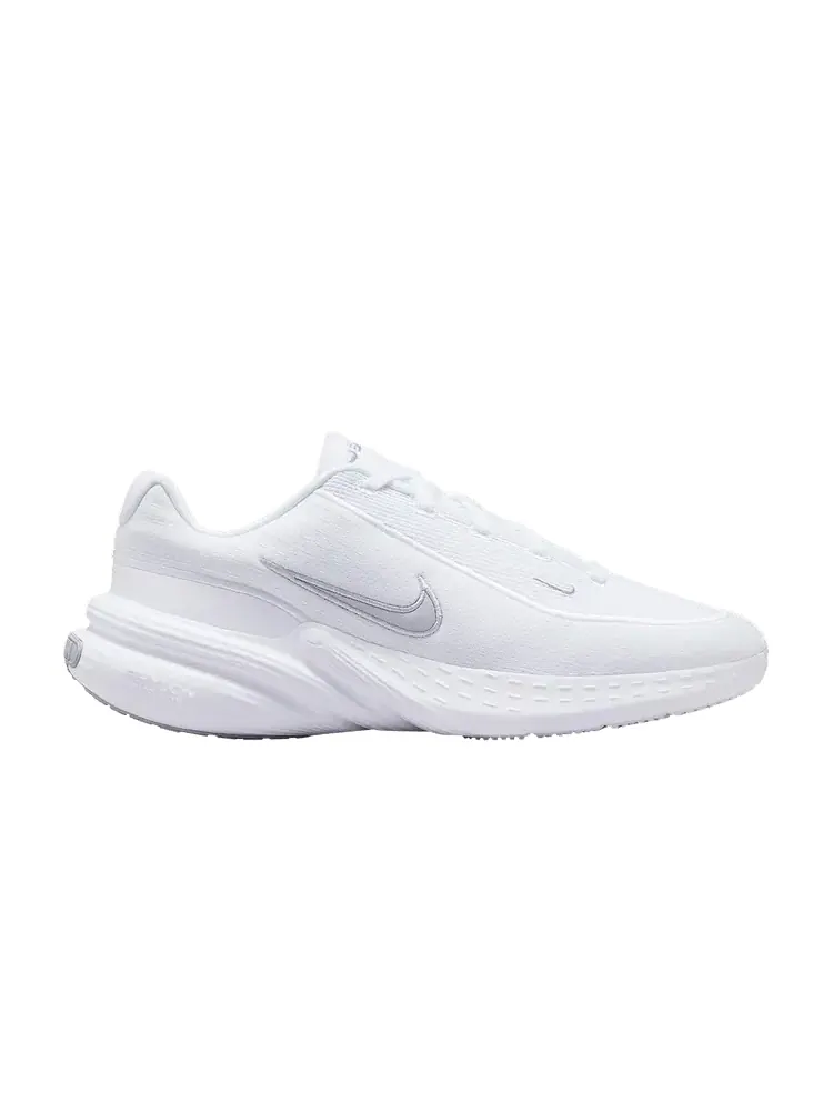 Кроссовки Nike Uplift SC — изображение 1 из 1, белый серый