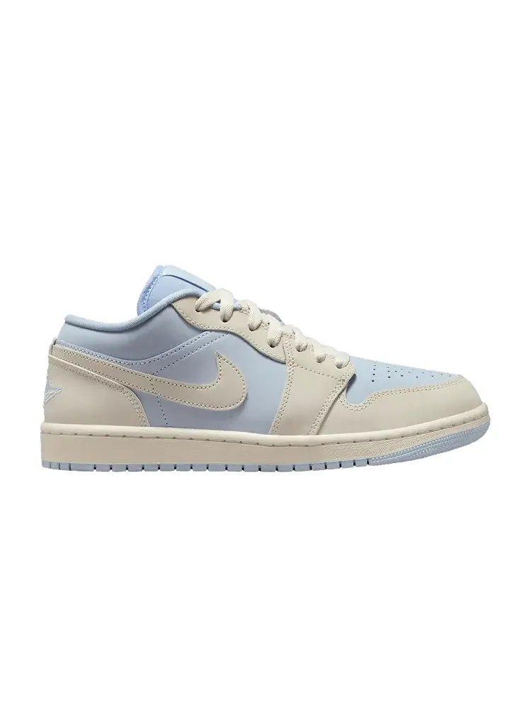 Кроссовки Air Jordan Wmns Air Jordan 1 Low SE 'Hydrogen Blue Sail' — изображение 1 из 1, синий