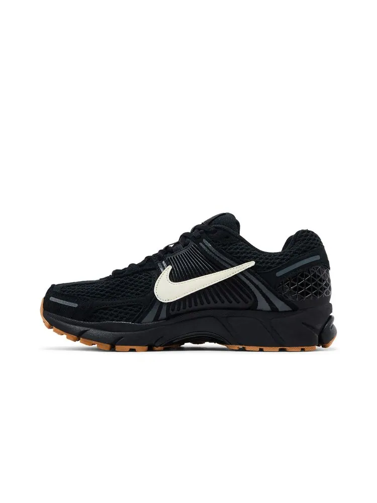 Кроссовки Air Zoom Vomero 5 'Black Gum' — изображение 3 из 8, черный