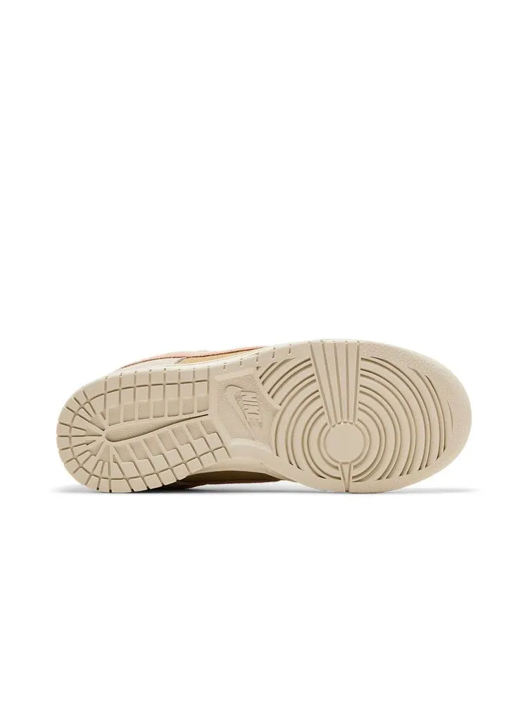 Кроссовки Nike Wmns Dunk Low 'Phantom Washed Coral' — изображение 5 из 9, бежевый