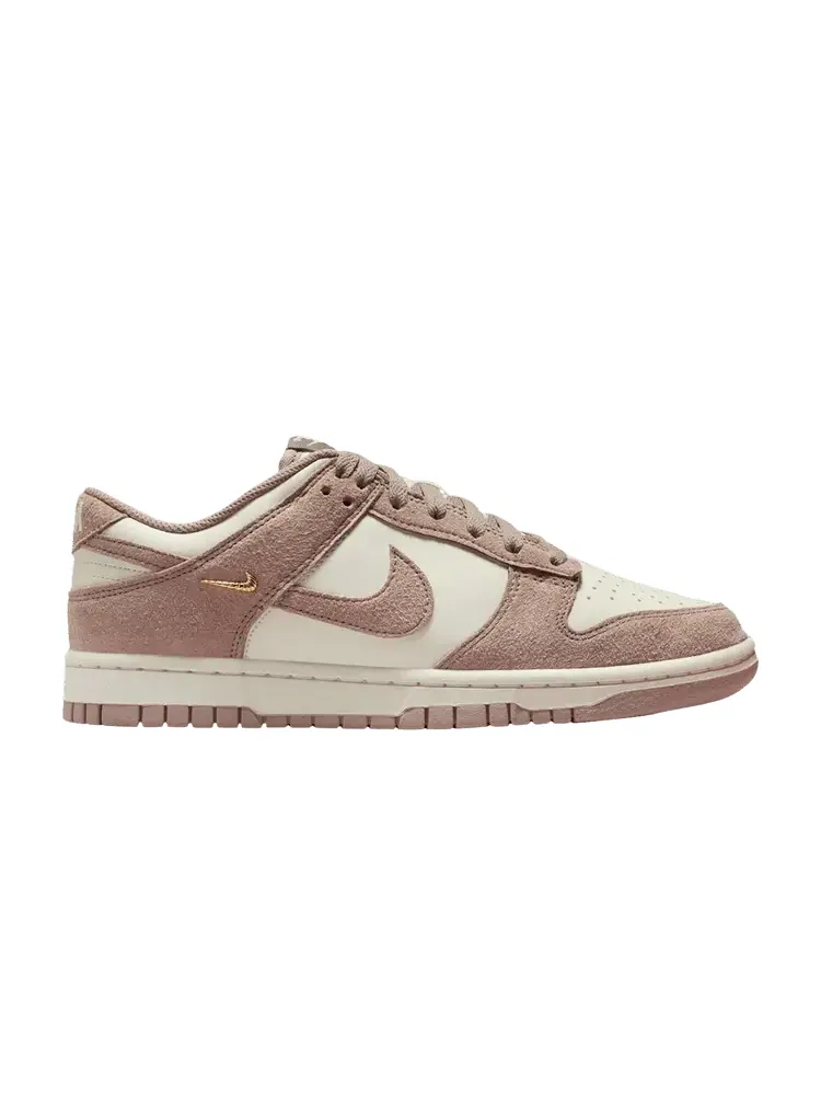 Кроссовки Nike Wmns Dunk Low, Malt Mini Swoosh — изображение 1 из 1, коричневый