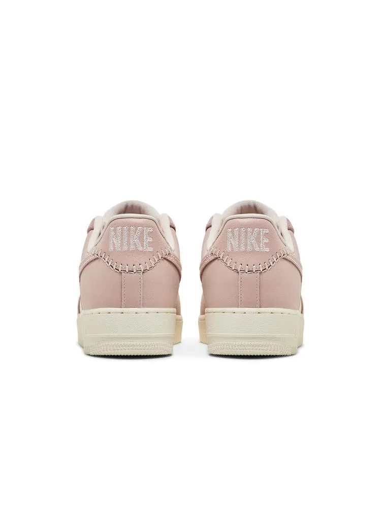 Кроссовки Nike Wmns Air Force 1 Low 'Pink Oxford Tassels' — изображение 7 из 9, розовый