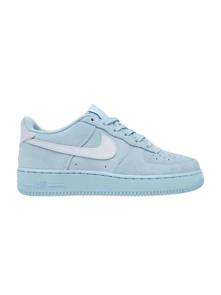 Кроссовки Nike Air Force 1 Low LV8 GS — изображение 1 из 1, светлый синий платиновый