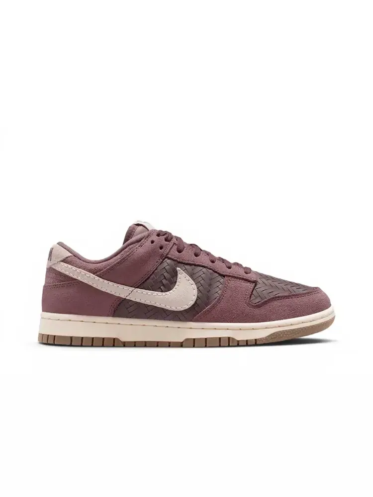 Кроссовки Nike Wmns Dunk Low Premium SE — изображение 1 из 1, темный коричневый