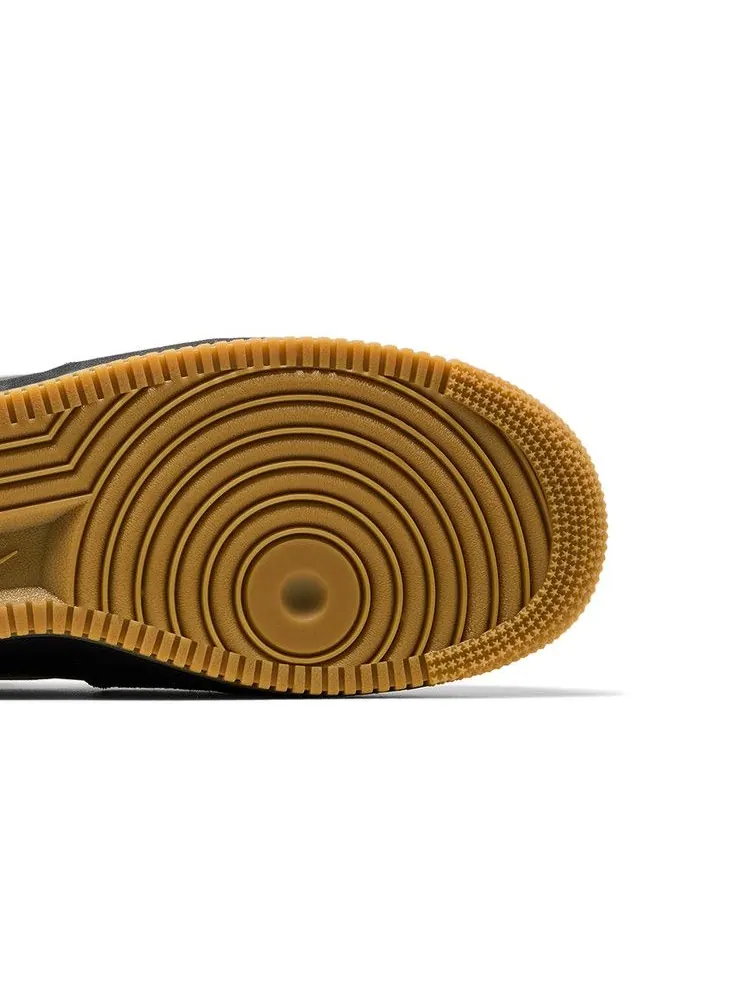 Кеды Nike Air Force 1 '07 LV8 'Black Gum' — изображение 6 из 9