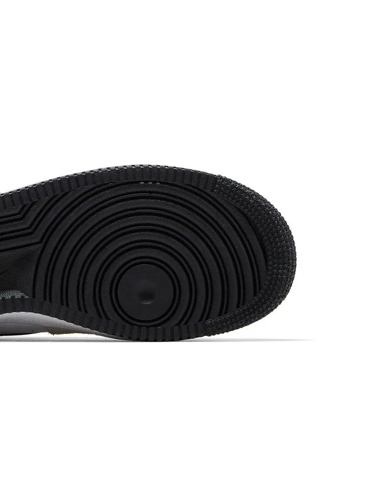 Кеды Nike Air Force 1 '07 LV8 'Photon Dust Black' — изображение 6 из 9