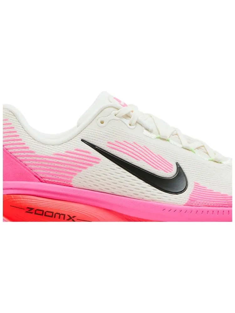 Кроссовки Nike Vomero 18 'Sail Hyper Pink' — изображение 2 из 8, бежевый