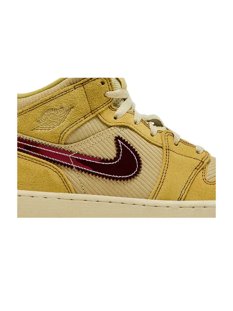 Кроссовки Air Jordan Air Jordan 1 Mid SE GS 'French Fries' — изображение 3 из 9