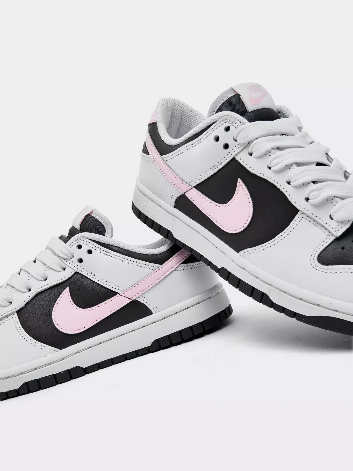 Кроссовки Nike Wmns Dunk Low 'Summit White Pink Foam' — изображение 3 из 6, белый/розовый