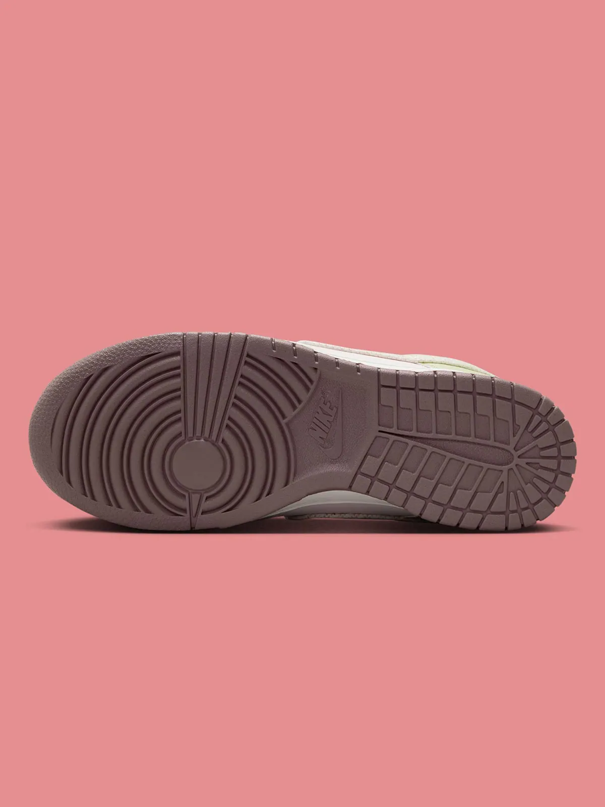 Кроссовки Nike Dunk Low LX «Mushroom» — изображение 5 из 7