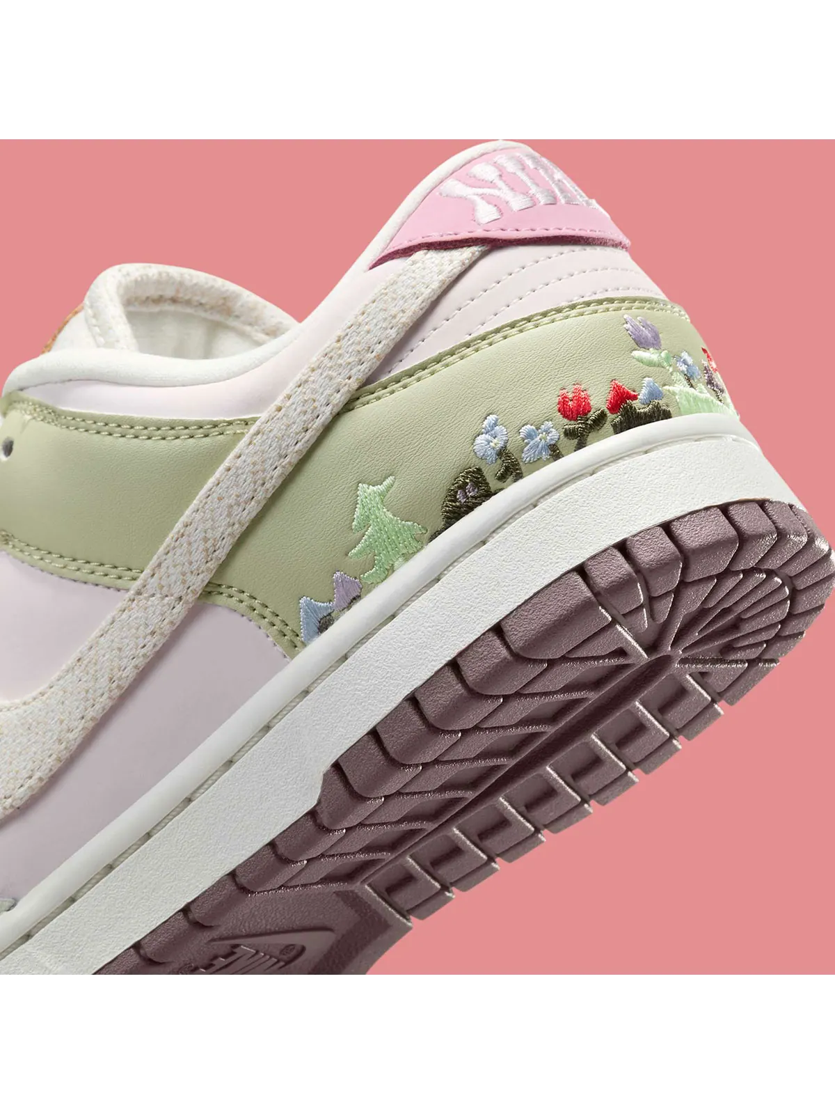 Кроссовки Nike Dunk Low LX «Mushroom» — изображение 6 из 7