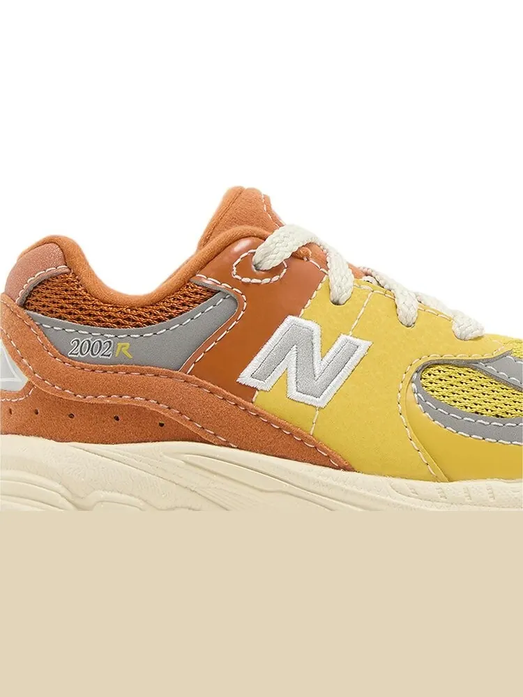 Кроссовки 2002R Toddler 'Ginger Lemon Classic Orange' — изображение 2 из 4, желтый