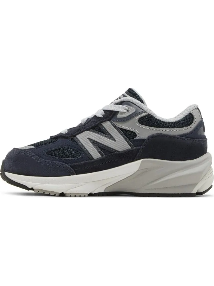 Кроссовки 990v6 Toddler 'Navy' — изображение 3 из 4, синий