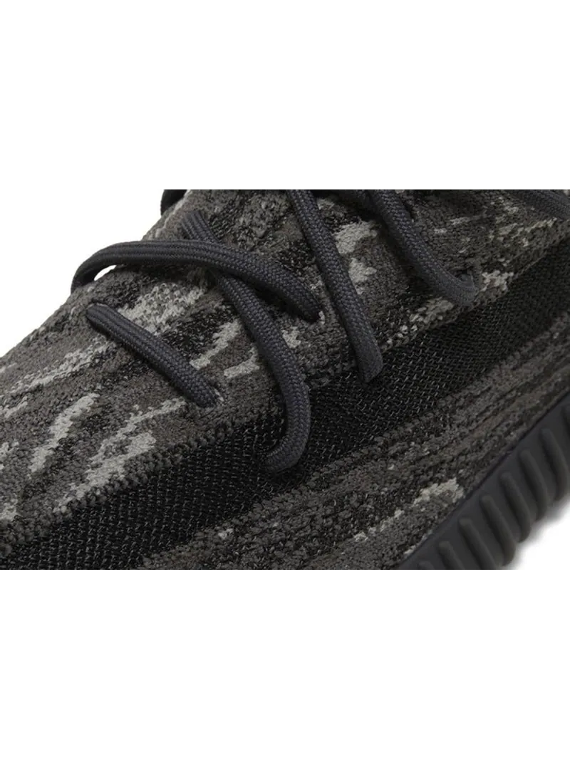 Кроссовки Adidas Yeezy Boost 350 V2 "MX Dark Salt" — изображение 4 из 5, серый