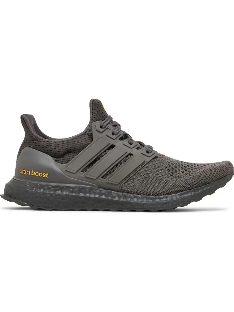 Кроссовки UltraBoost 1.0 'Charcoal Semi Spark' — изображение 1 из 4, серый