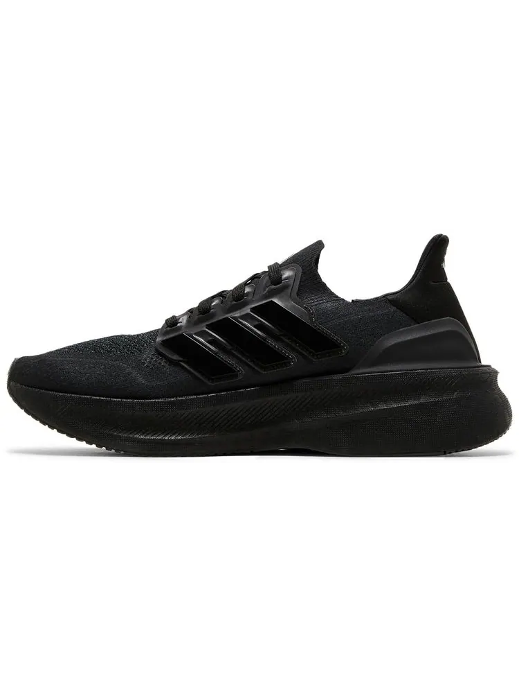 Кроссовки adidas UltraBoost 5 'Triple Black' — изображение 3 из 8, черный