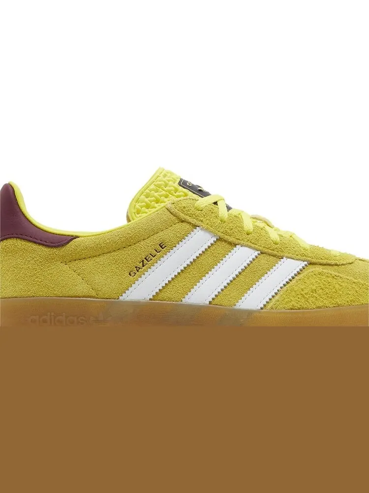 Кроссовки Wmns Gazelle Indoor 'Bright Yellow Burgundy' — изображение 2 из 4, желтый