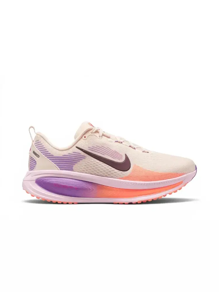 Кроссовки Nike Wmns Vomero 18 Road Extra Wide — изображение 1 из 1, розовый яркий фиолетовый
