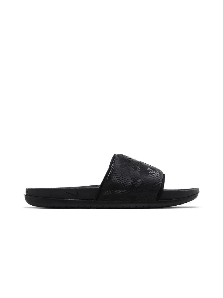 Сандалии Nike Kobe Bryant x Offcourt Slide 'Triple Black' — изображение 2 из 9, черный/черный