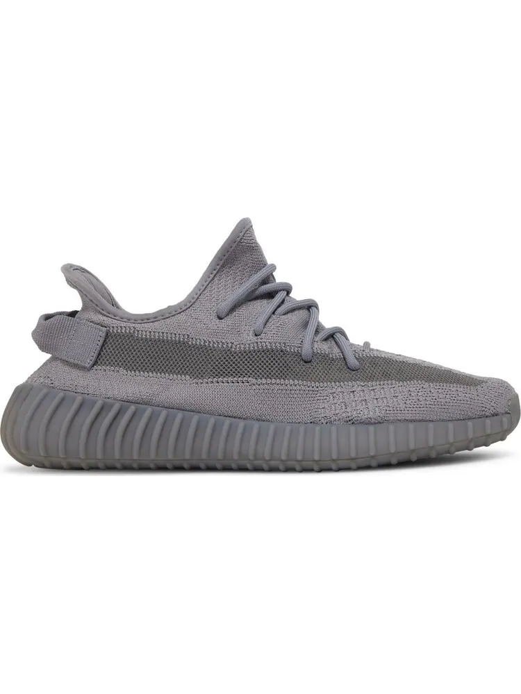 Кроссовки Yeezy Boost 350 V2 'Steel Grey' — изображение 1 из 4, серый