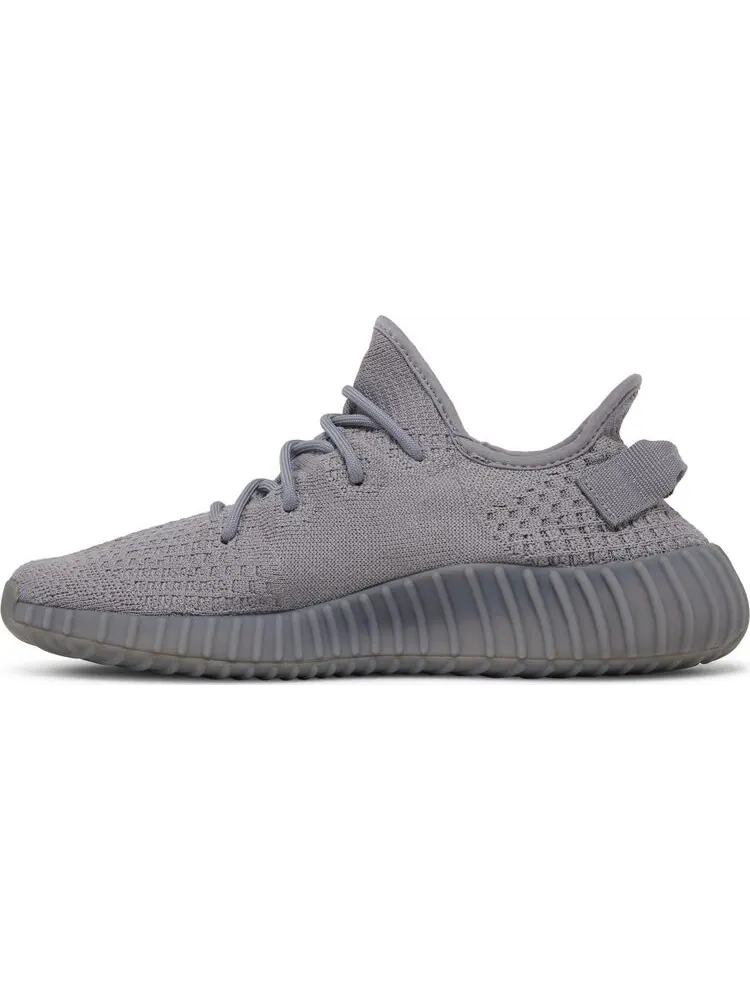 Кроссовки Yeezy Boost 350 V2 'Steel Grey' — изображение 3 из 4, серый
