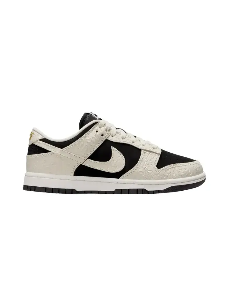 Кроссовки Nike Wmns Dunk Low 'Embossed Black Sail' — изображение 1 из 1, белый
