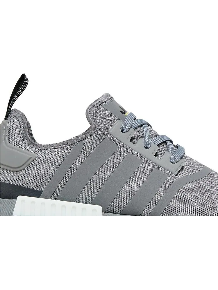 Кроссовки NMD_R1 'Grey Black' — изображение 2 из 4, серый