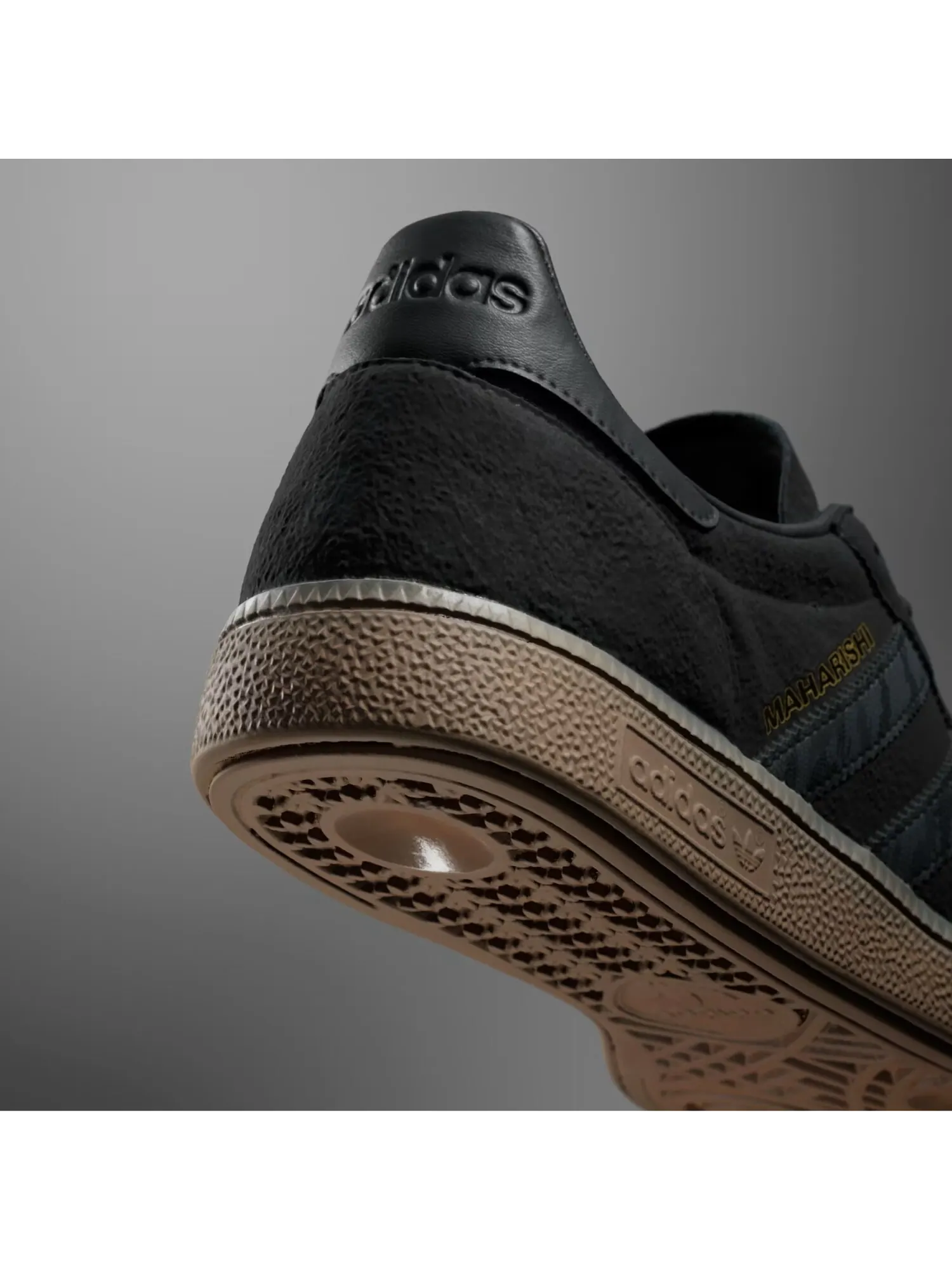Кроссовки adidas Maharishi X Handball Spezial 'Black Gum' — изображение 4 из 10, черный