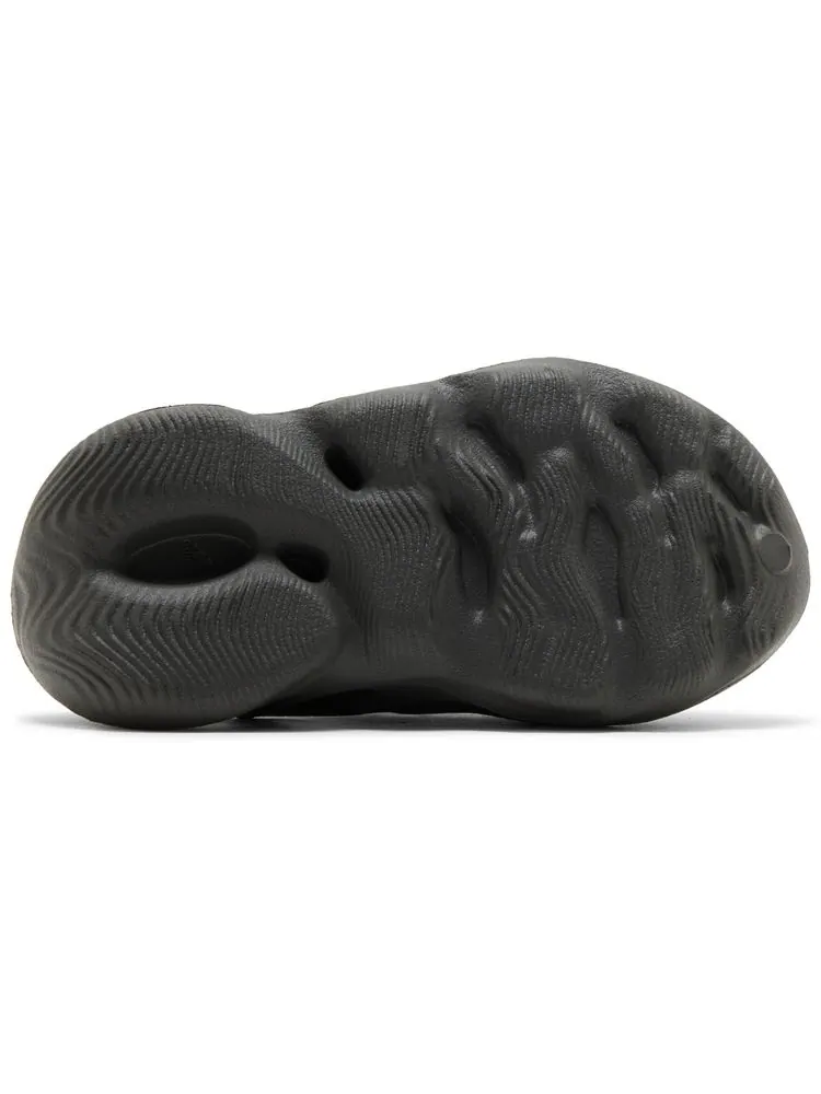 Кроссовки adidas Yeezy Foam Runner Infants 'Carbon' — изображение 4 из 8, серый