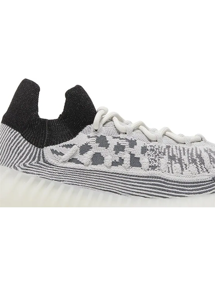 Кроссовки Yeezy Boost 350 V2 CMPCT 'Panda' — изображение 2 из 4, белый