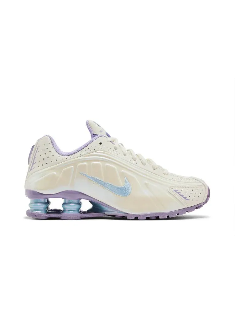 Кроссовки Nike Shox R4 GS 'Soft Pearl Celestine Blue' — изображение 2 из 9, белый/синий