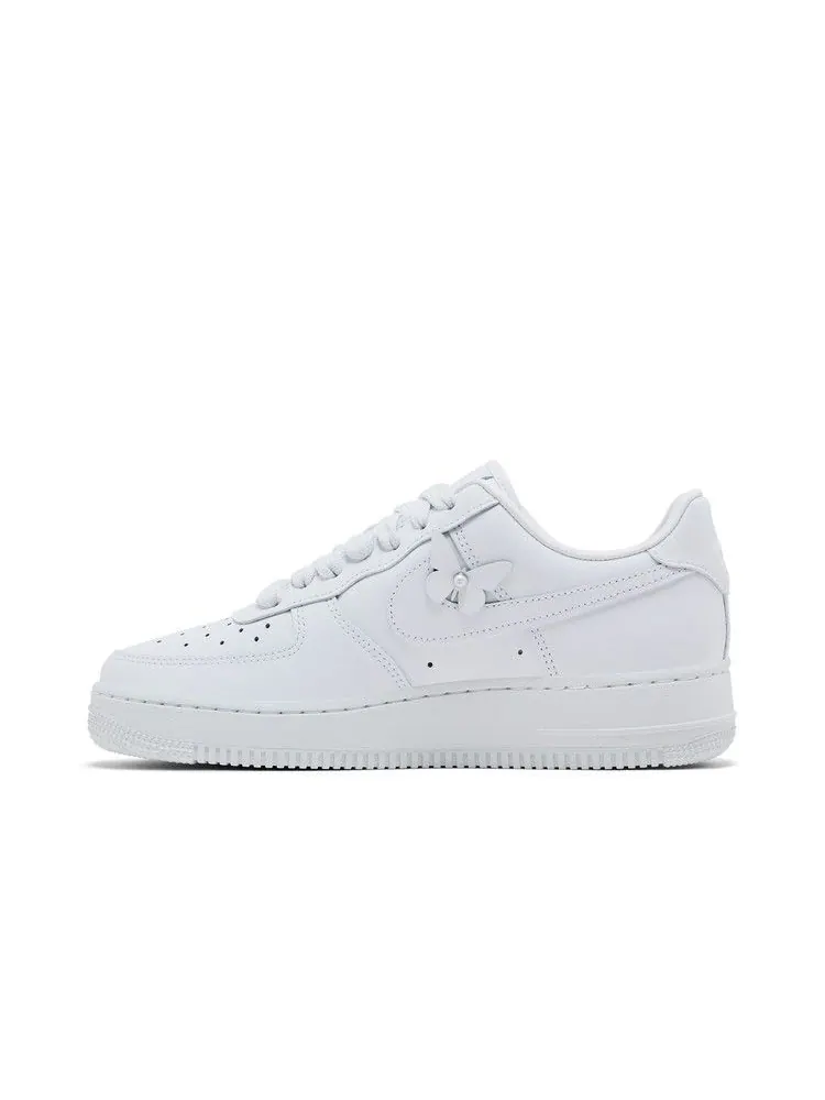 Кроссовки Nike Wmns Air Force 1 Low 'Butterfly' — изображение 4 из 9, белый/белый/черный