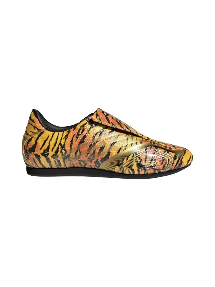 Кроссовки Adidas Wmns Taekwondo F50 — изображение 1 из 1