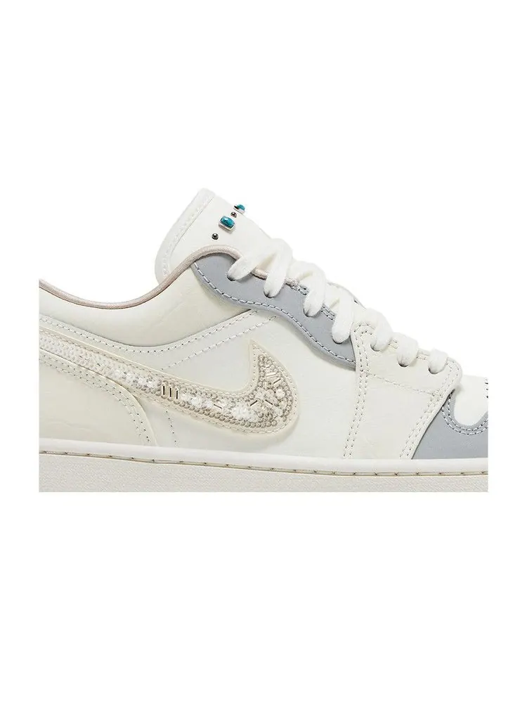 Кроссовки Air Jordan Wmns Air Jordan 1 Low 'Sail Soft Pearl Sequins' — изображение 3 из 9, черный//светлый серый