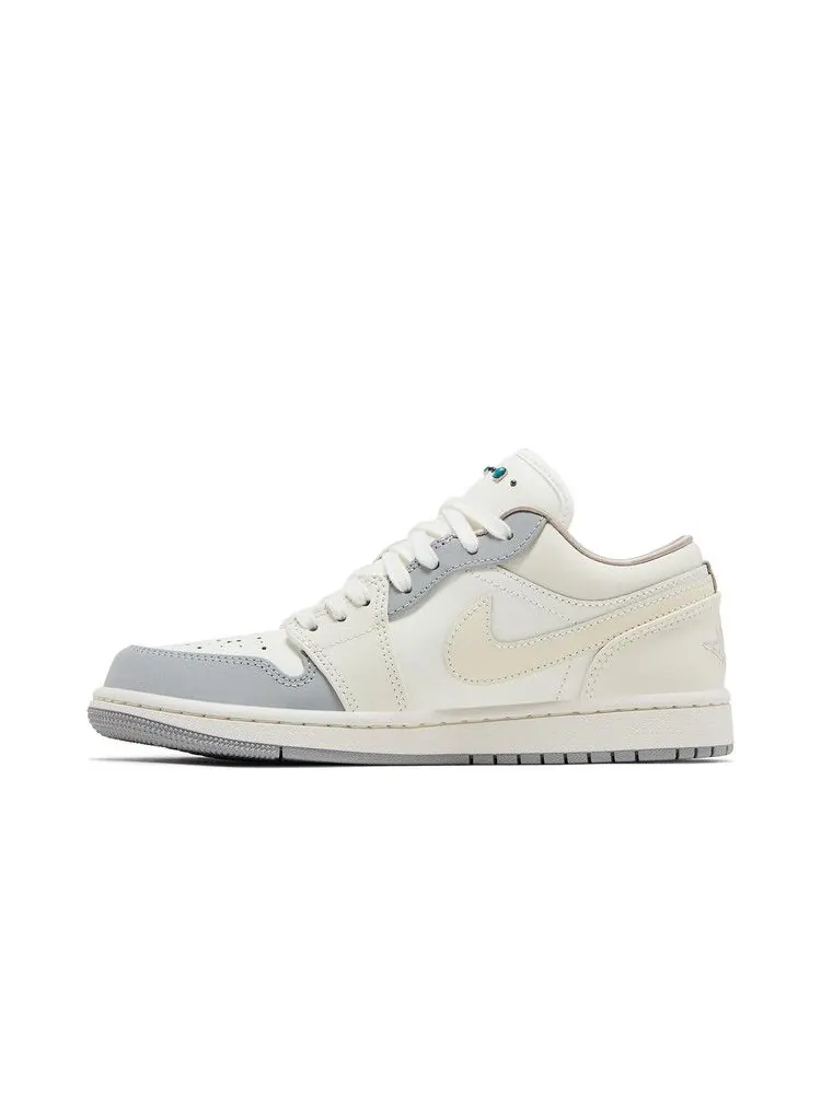 Кроссовки Air Jordan Wmns Air Jordan 1 Low 'Sail Soft Pearl Sequins' — изображение 4 из 9, черный//светлый серый