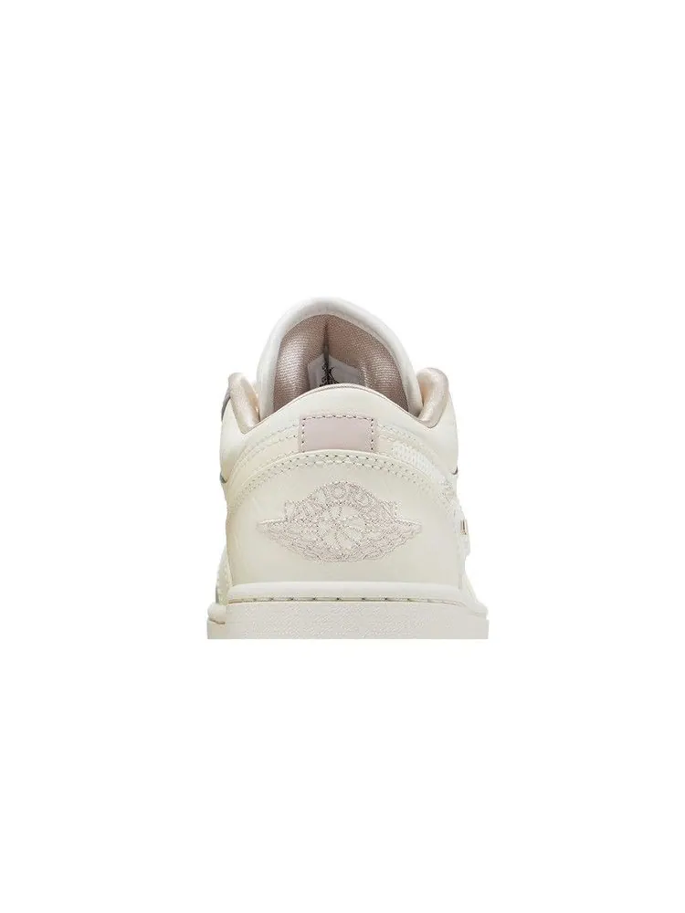 Кроссовки Air Jordan Wmns Air Jordan 1 Low 'Sail Soft Pearl Sequins' — изображение 8 из 9, черный//светлый серый