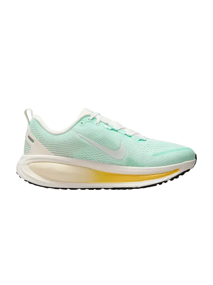 Кроссовки Nike Wmns Vomero 18 'Mint Foam Sail' — изображение 1 из 1, зеленый