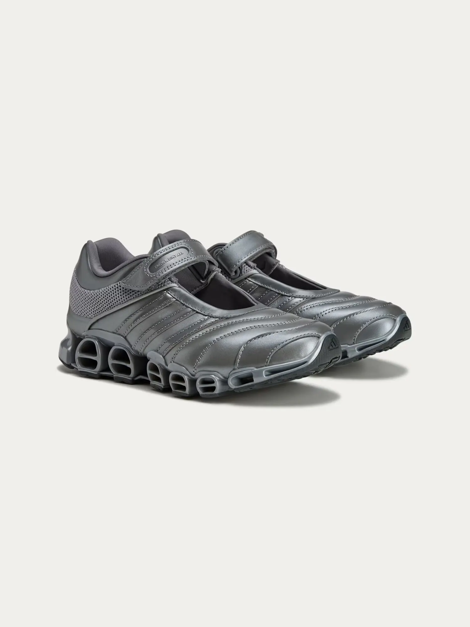 Кроссовки женские Adidas Originals Megaride Mary-Jane Taqwa Bint Ali — изображение 4 из 8, серый
