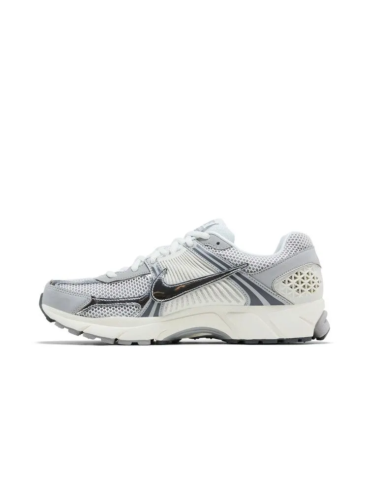 Кроссовки Nike Air Zoom Vomero 5 — изображение 3 из 8