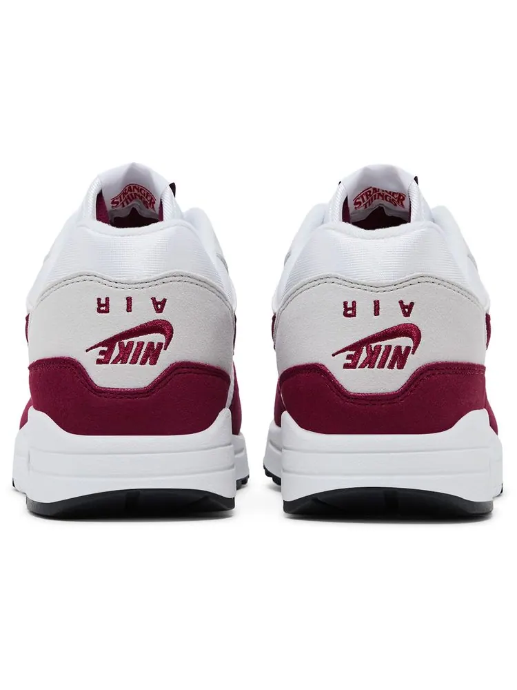 Кроссовки Stranger Things x Nike Air Max 1 — изображение 6 из 8, красный