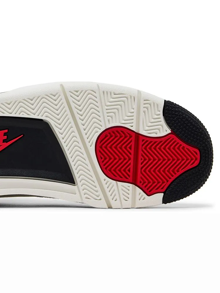 Кроссовки Air Jordan 4 Retro — изображение 5 из 10, белый
