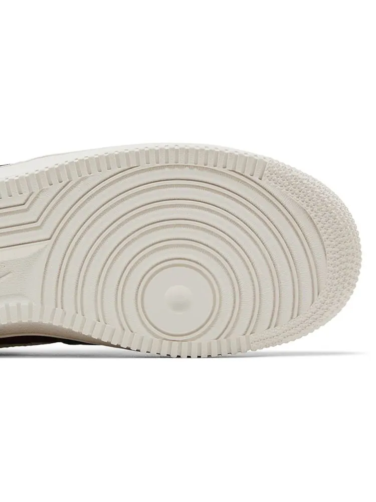 Кроссовки Kith x Nike Air Force 1 Low GS — изображение 5 из 8, красный