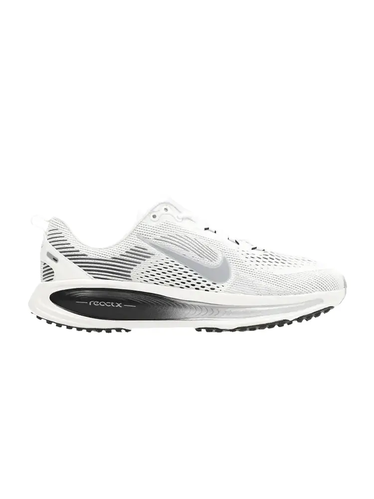 Кроссовки Nike Vomero 18 GS — изображение 1 из 1, белый черный серебристый