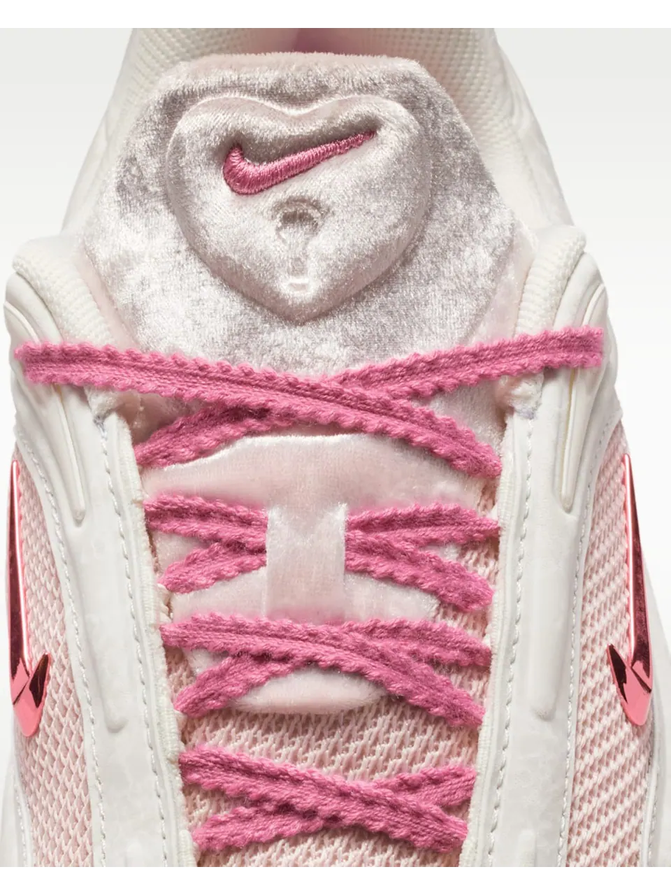 Кроссовки Nike Air Max Muse «Valentine’s Day» — изображение 8 из 8