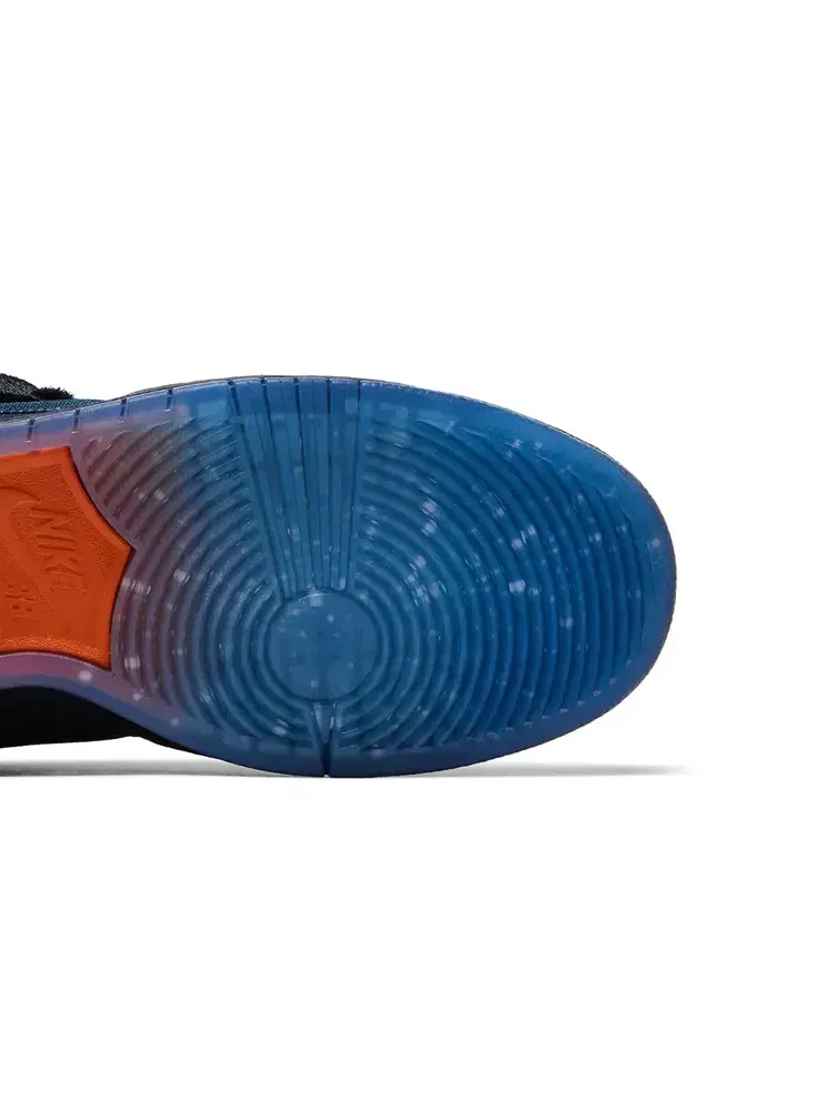 Кроссовки Bluetile x Nike SB Dunk — изображение 5 из 8, черный белый