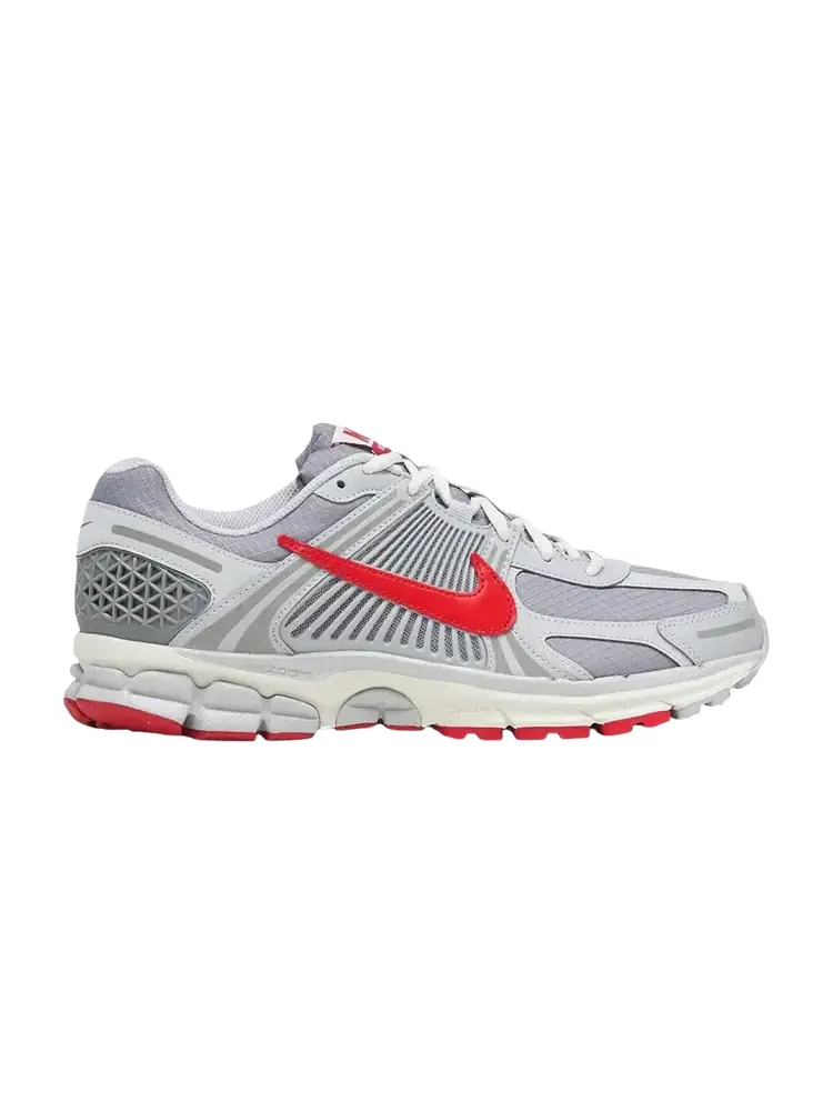 Кроссовки Nike Air Zoom Vomero 5 SE 'Grey Fog University Red' — изображение 1 из 1, серый