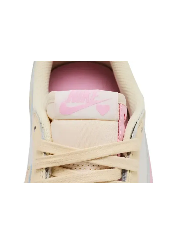 Кроссовки Travis Scott x Air Jordan 1 Retro Low OG — изображение 10 из 10, розовый