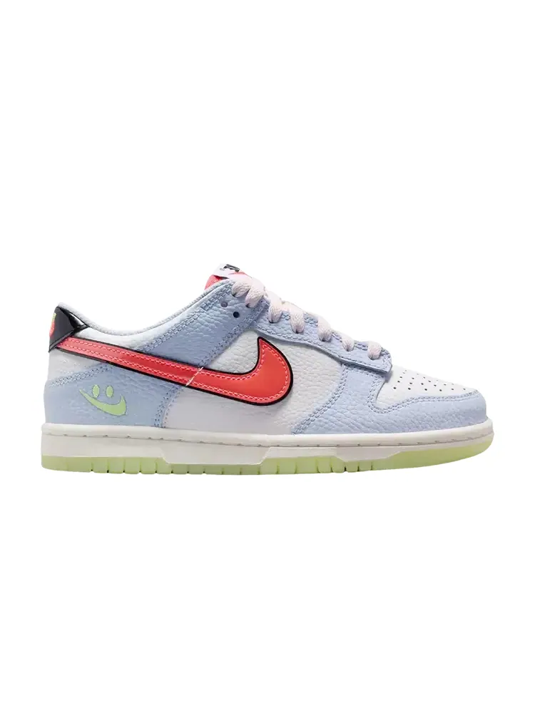 Nike Dunk Low GS 'Smiley Swoosh White - Hydrogen Blue Crimson' — изображение 1 из 1, синий